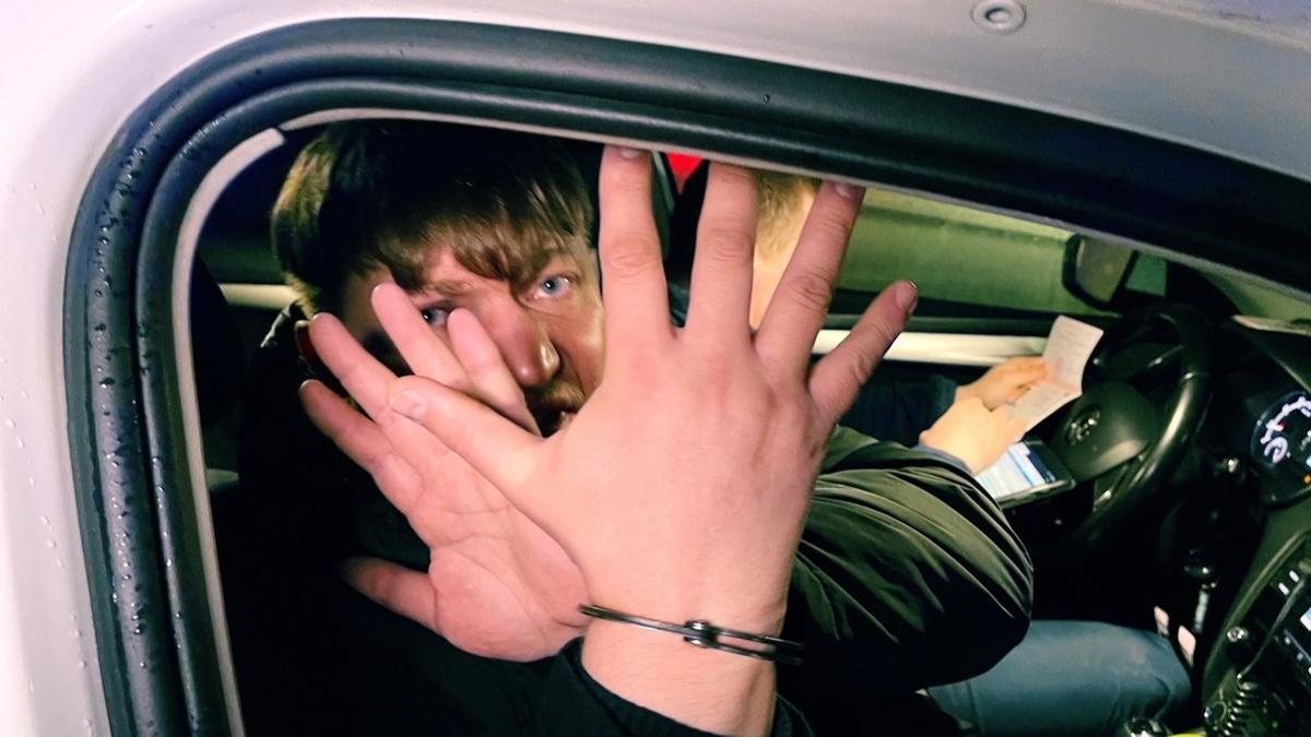 Пьяного водителя ЗакСа ловили инспекторы ДПС на севере Петербурга