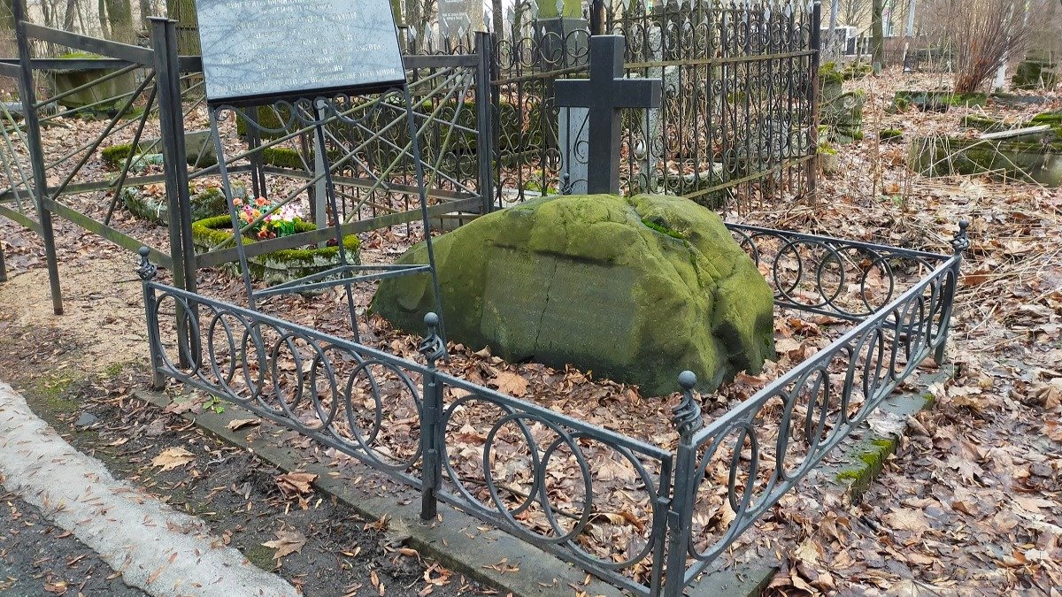 Могила Карла Германа. Фото: Alandislands / Wikipedia.org