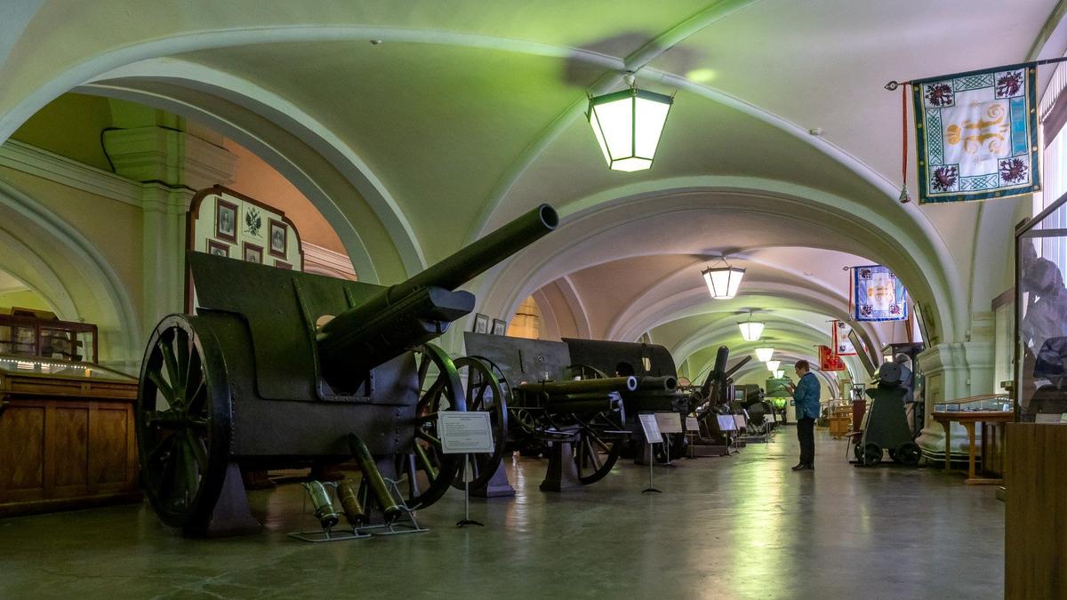 Турист в Петербурге пожаловался в полицию на посетителя музея, вскинувшего руку