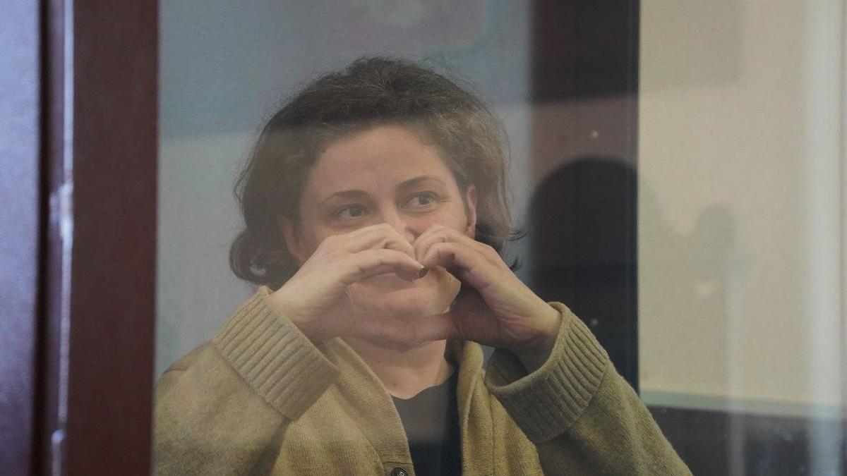 К пяти годам и двум месяцам лишения свободы приговорили обвиняемую по делу о «фейках об армии» Анну Александрову за один пост