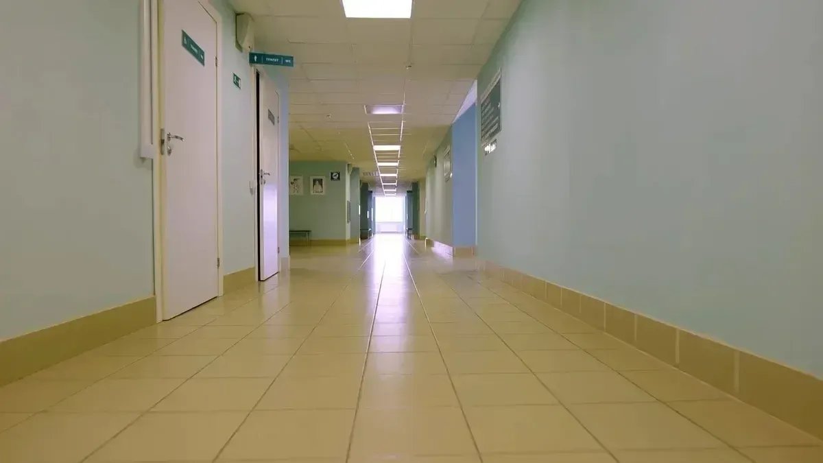 Заявления от врача и пациента поступили в полицию после потасовки в поликлинике на Камышовой улице