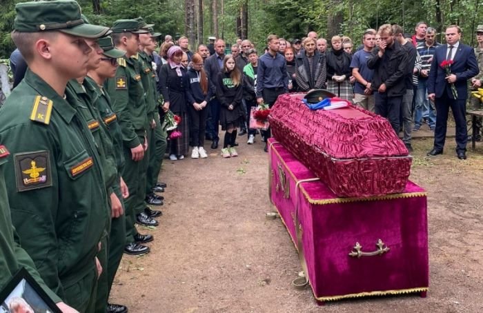 Петербуржцы простились с жителем Зеленогорска, погибшим в «спецоперации»
