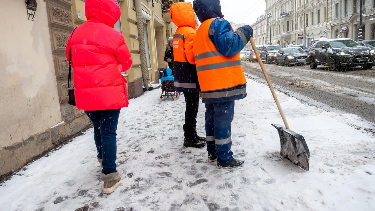 Председатель жилкома проинспектировал уборку в четырёх районах