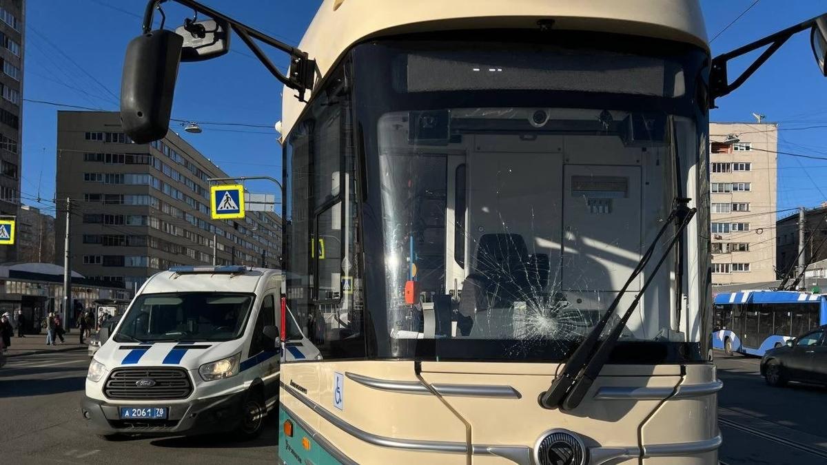 Беглов: Пострадавшим от наезда трамвая на Наличной выплатят компенсации