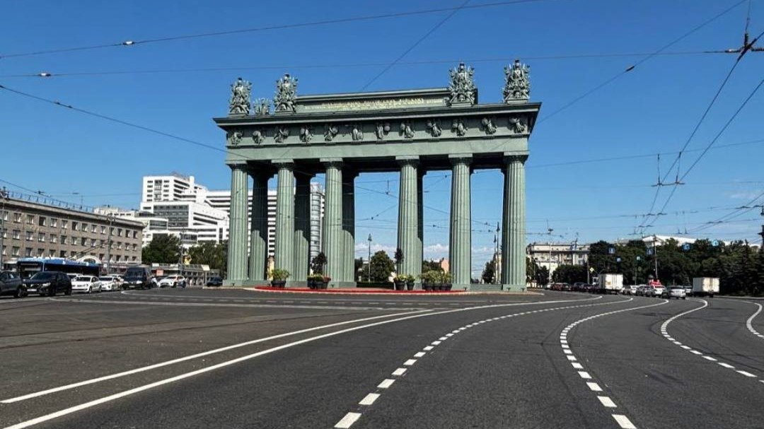 Больше половины Московского проспекта обновили дорожники к середине августа