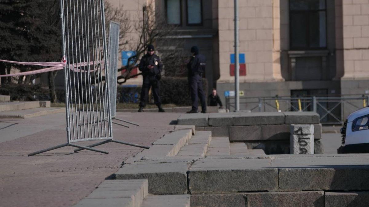 Площадь Ленина оцепили: на ней полиция и ремонт