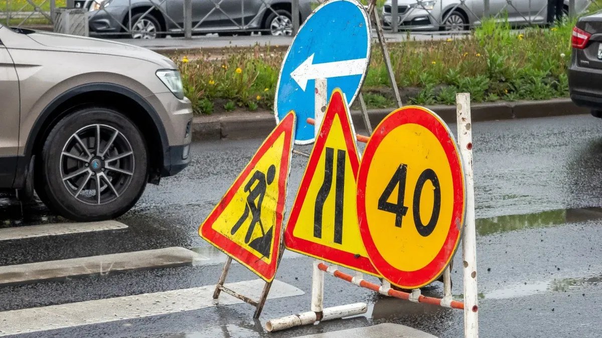 Новые дорожные ограничения введут в пяти районах Петербурга с 15 августа