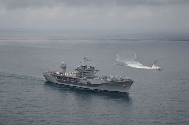 USS_Mount_Whitney_in_Batumi,_Georgia._2013_04