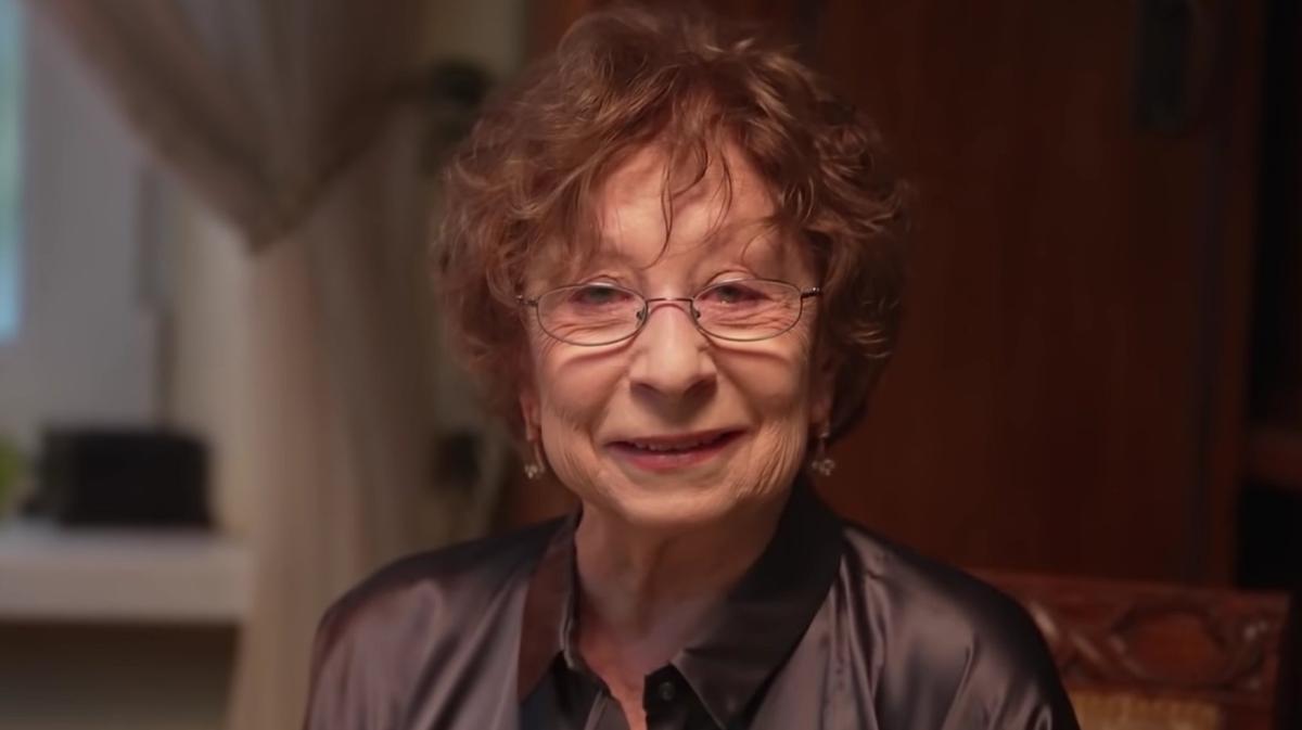 Спектакль с участием Лии Ахеджаковой отменили в Петербурге