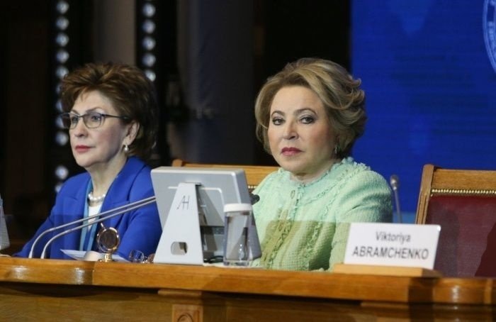Рюши Матвиенко и припылённые оттенки её зама: образы дам-политиков на Евразийском женском форуме