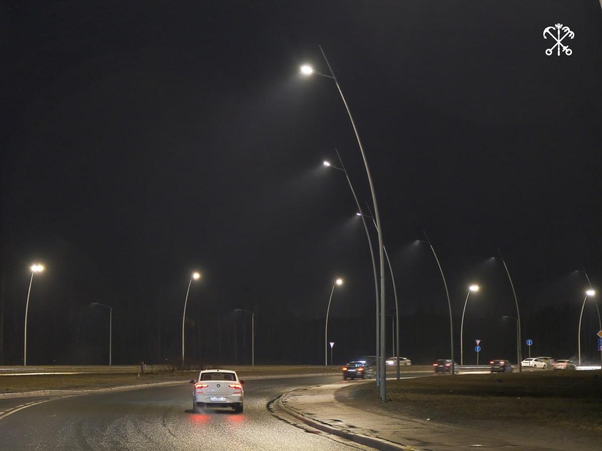Новое освещение на дороге в а Пулково. Фото: Telegram-канал пресс-службы администрации Петербурга
