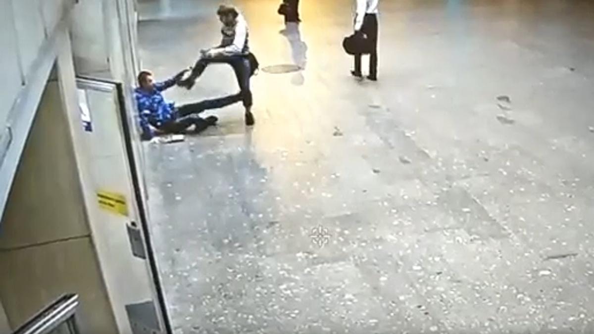 Петербуржец проведёт более пяти лет в колонии за избиение и ограбление мужчины с ДЦП