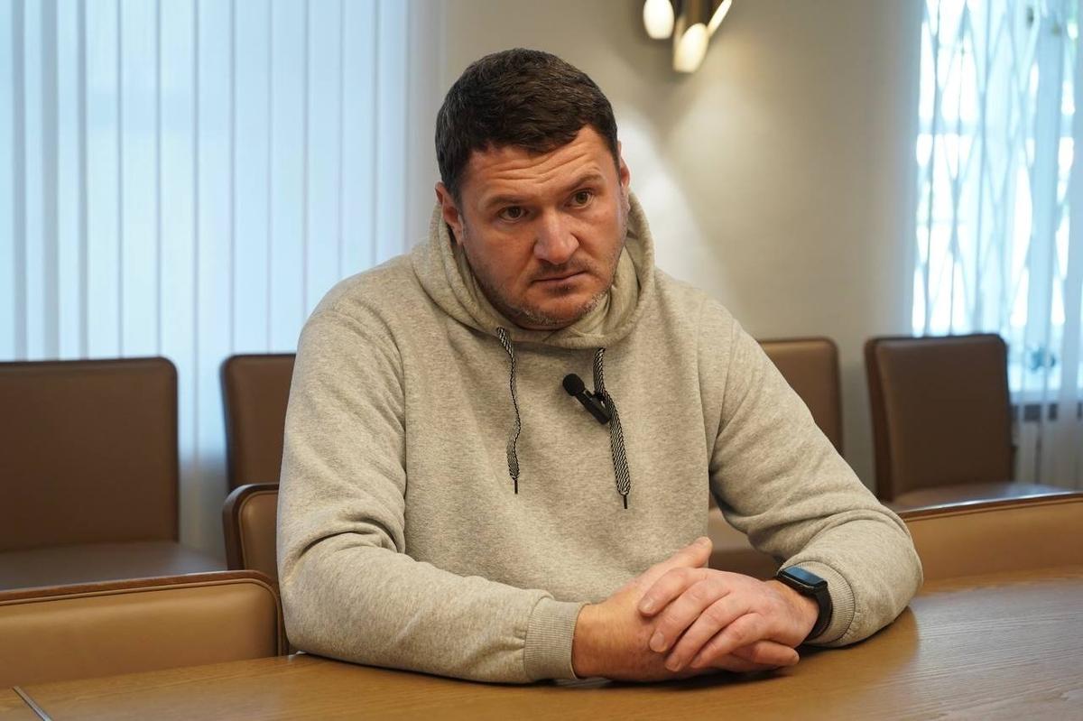 Заведующий сектором отдела фонтанов и гидротехнических сооружений Денис Чекан. Фото: Павел Борисенко / МР7