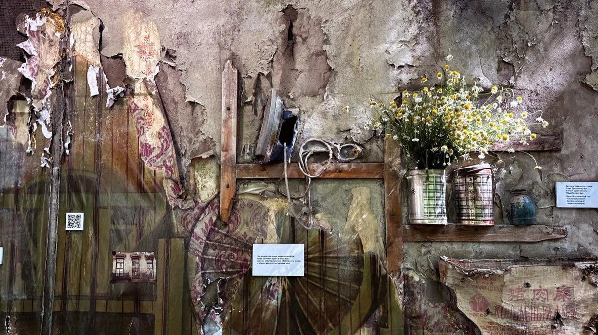 Легендарную стену Бродского у Фонтанного дома демонтируют и заменят новой экспозицией