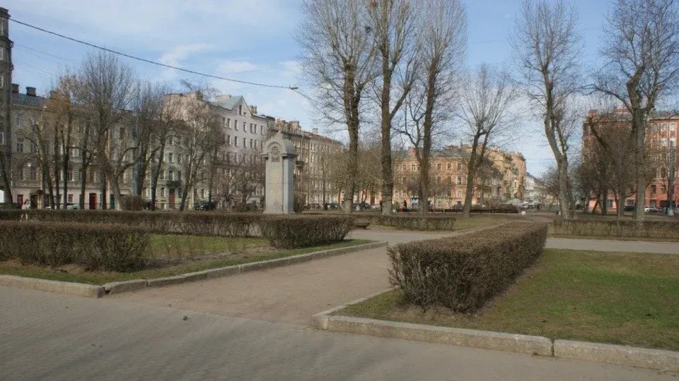 Ограда вместо поребриков и меньше дорожек: проект благоустройства Покровского сквера поступил в КГИОП