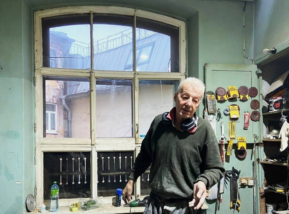 Виктор Парунов за работой. Фото: Валерия Шимаковская / MR7