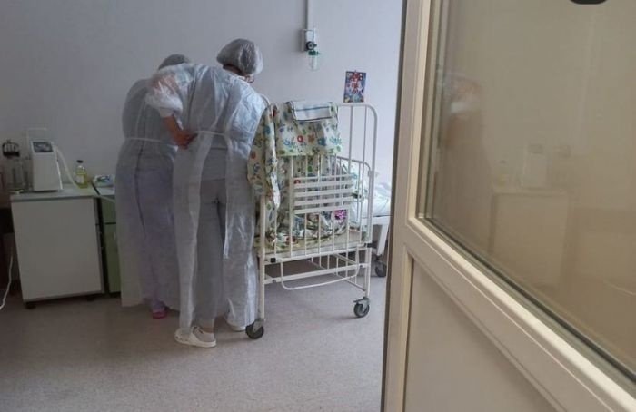 В петербургской больнице заметили 15-летнюю сироту с пролежнями