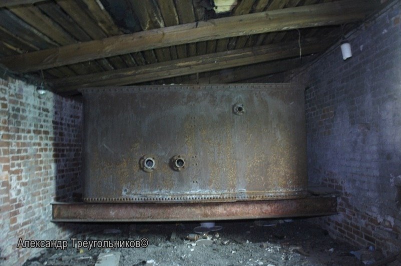 Клёпаный водонапорный бак в особняке Парамонова. Фото: Александр Треугольников