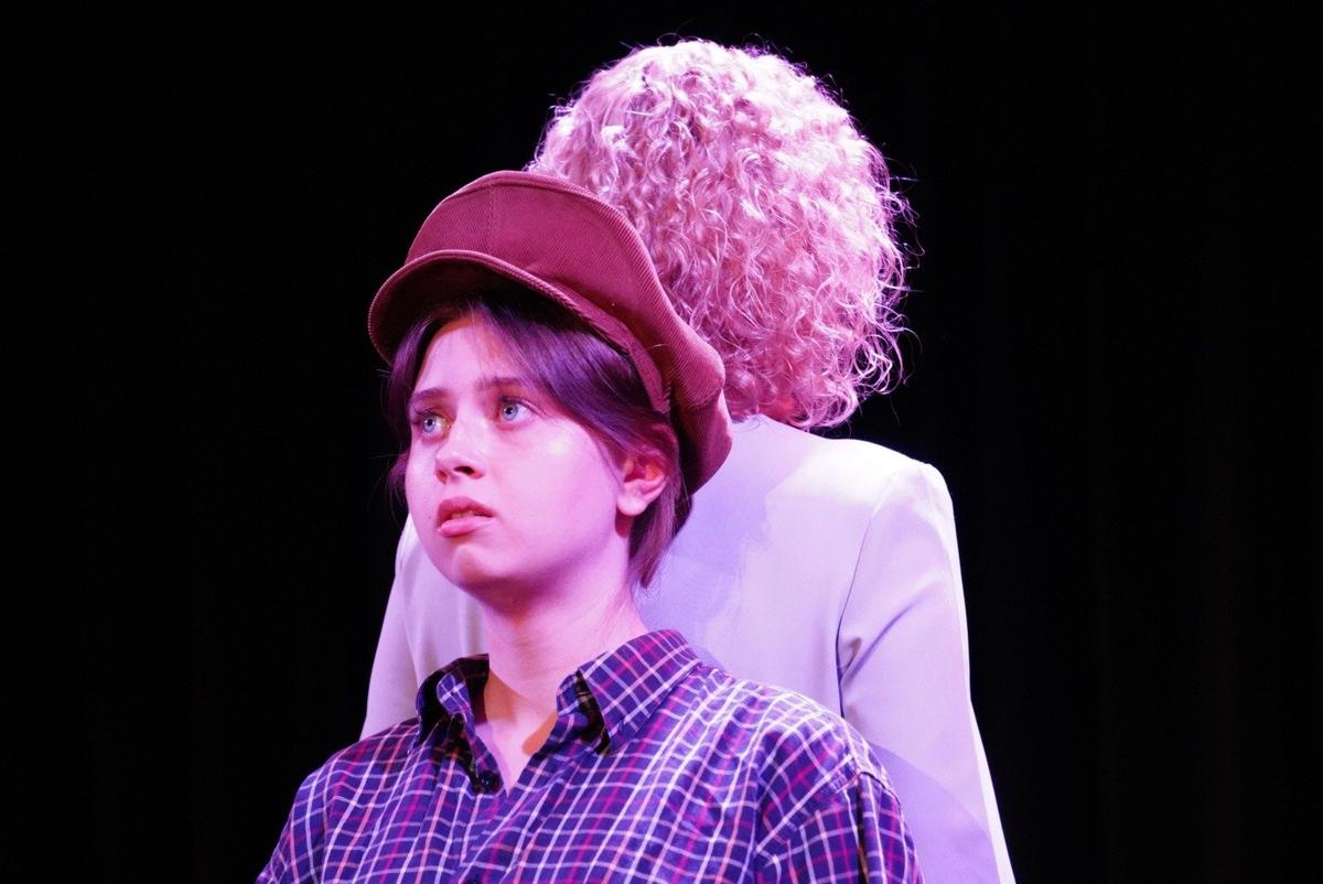 Камила в роли Аластера. Фото: Павел Борисенко / MR7