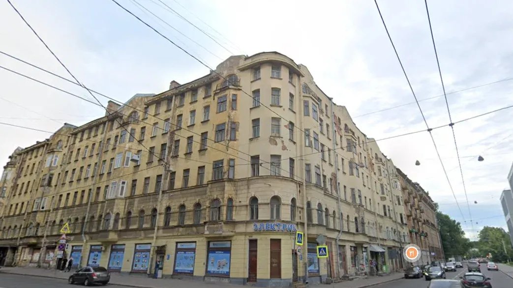 Пожар тушили в дореволюционном доходном доме Плотникова на Выборгской стороне