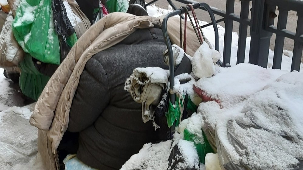 В Петербурге прямо на улице насмерть замерз бездомный