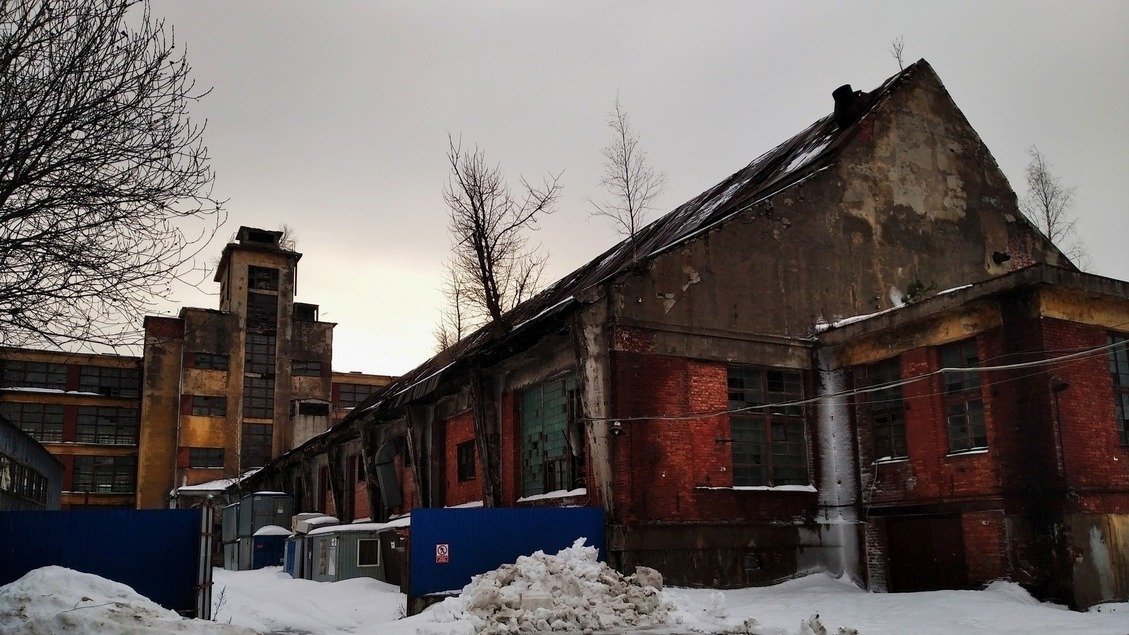 На Петроградской стороне началась реконструкция «Красного знамени»