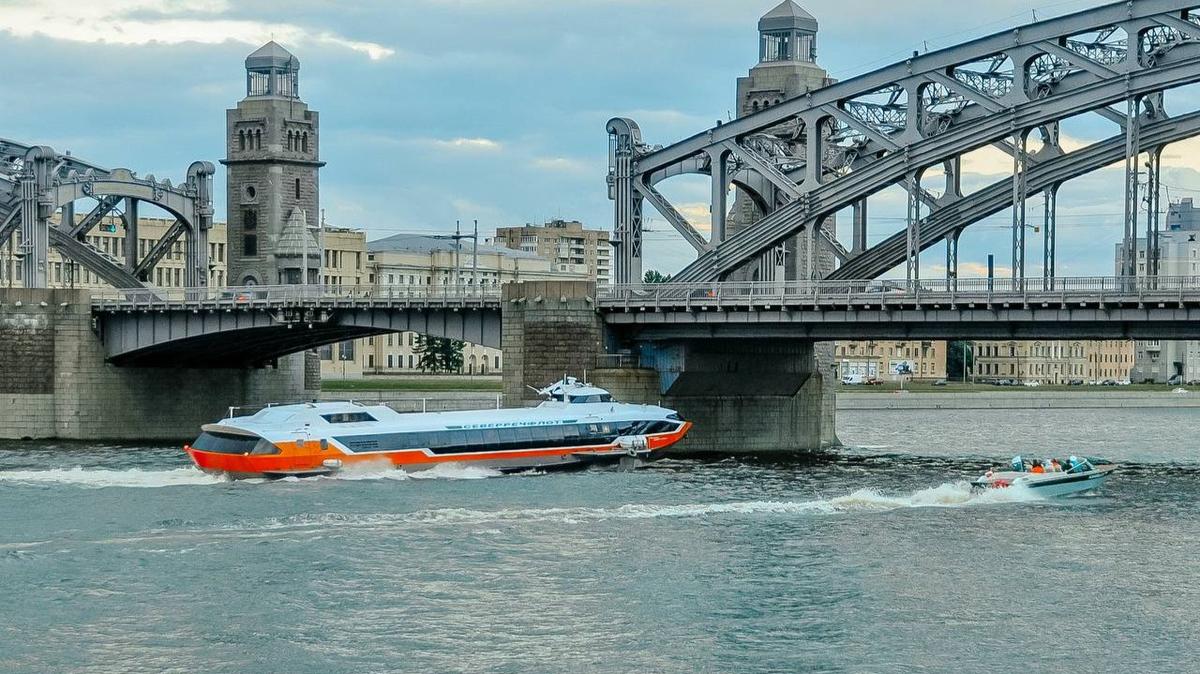 Петербург может получить кредит на покупку пяти «Метеоров»