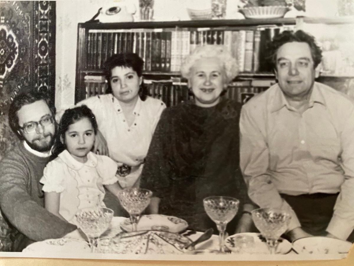 Семья Капитолины Павловны, советские годы. Фото: из семейного архива.