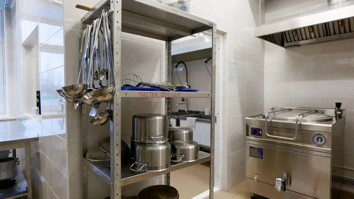 Комбинат «Кировский» выплатит более 100 тысяч рублей троим петербургским школьникам после отравления