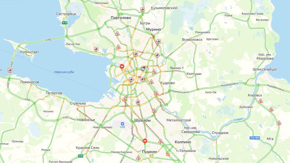 Петербург встал в семибалльных пробках днём 27 января