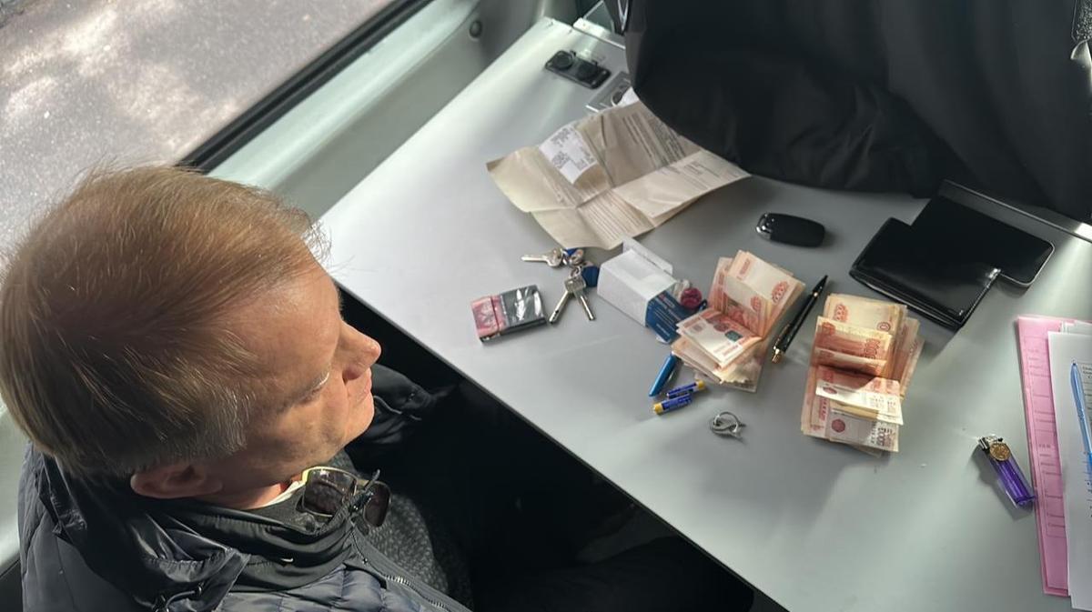 Инженера ГУП «ТЭК» Петербурга задержали при получении взятки