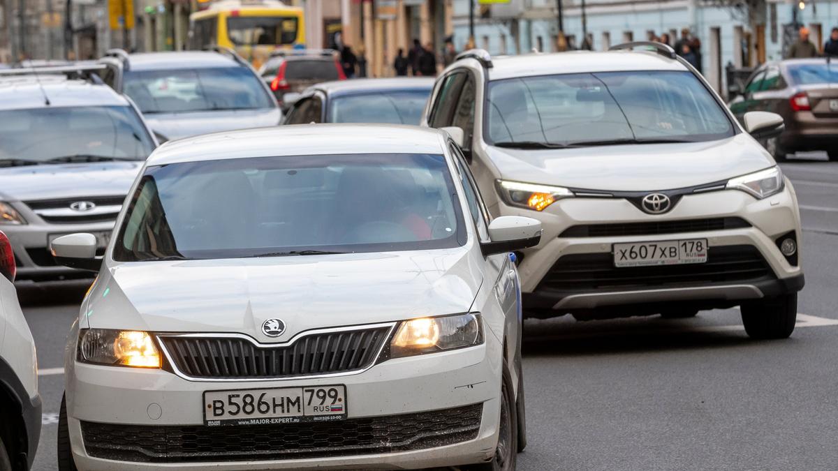 Пена для бритья или нано-грязь: петербурженку оштрафовали за замазанные номера