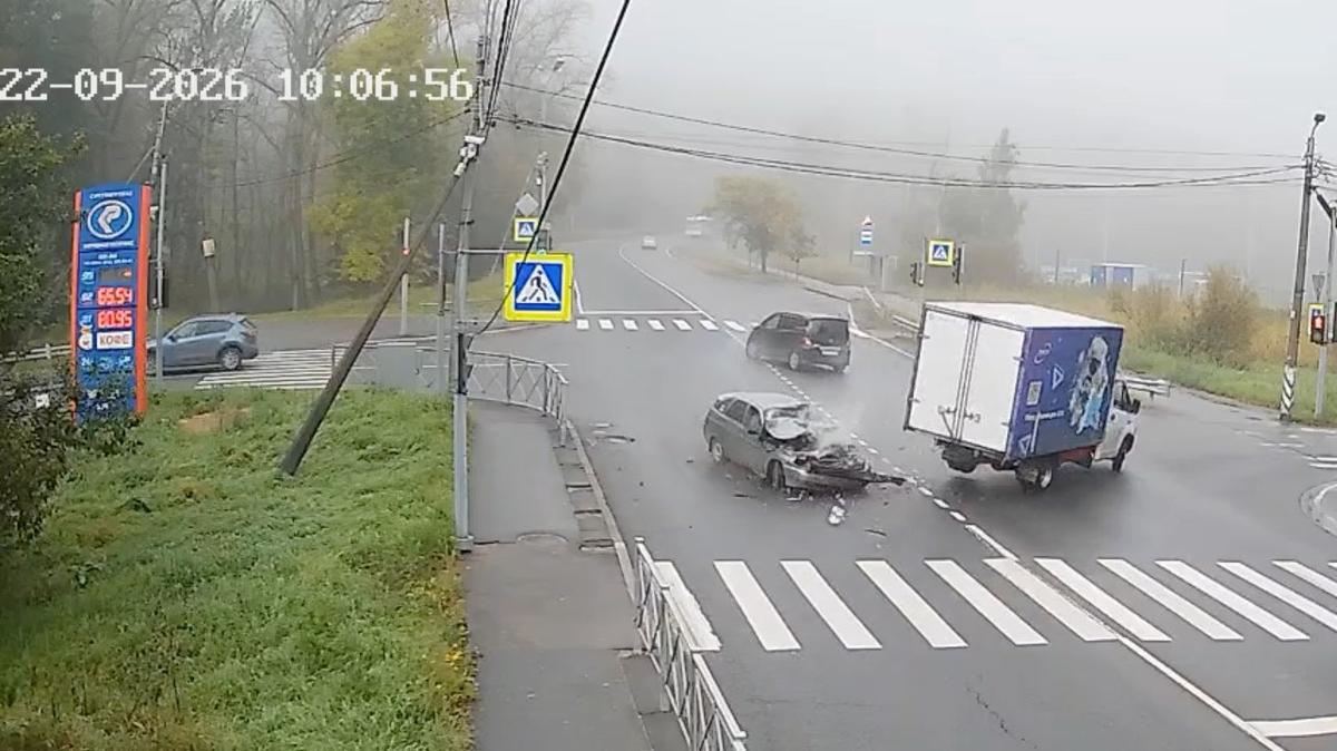 Скриншот видео «Транспортный КОЛЛАПС, Красное Село»