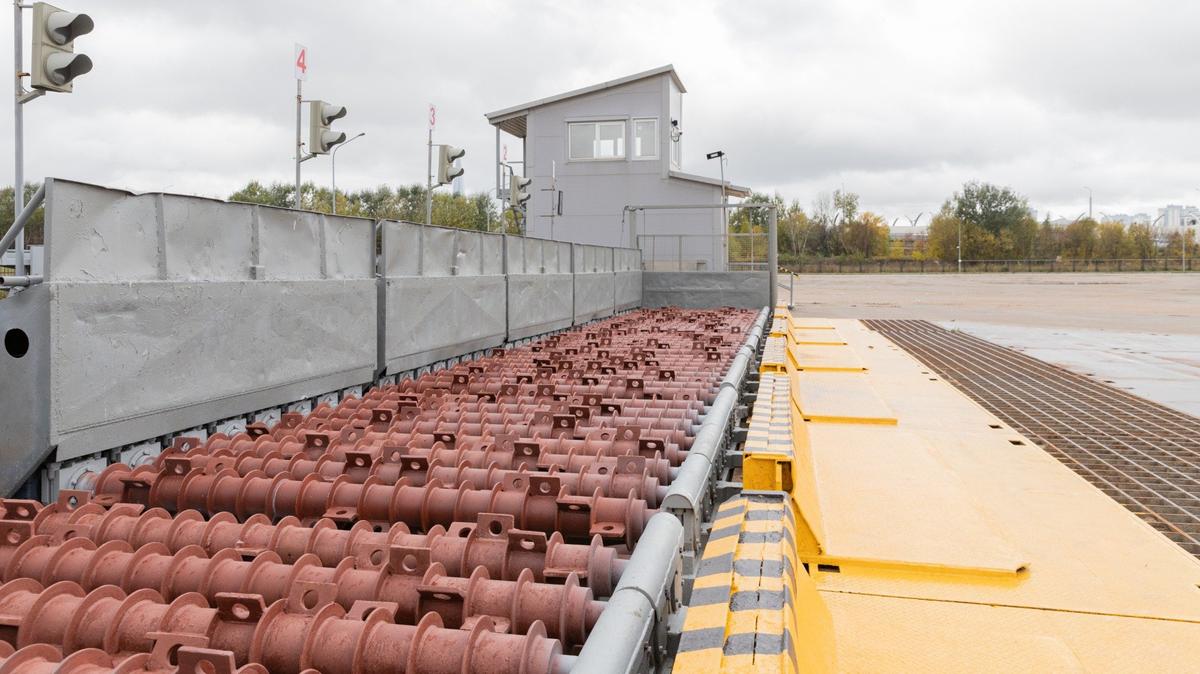 Фото: Смольный