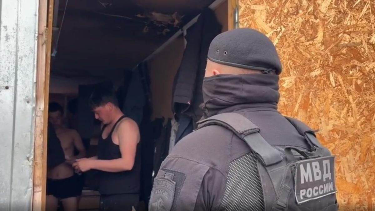 Скриншот видео: ГУ МВД по Петербургу и Ленобласти