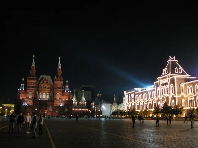 800px-6582_-_Moscow_-_Red_Square.JPG