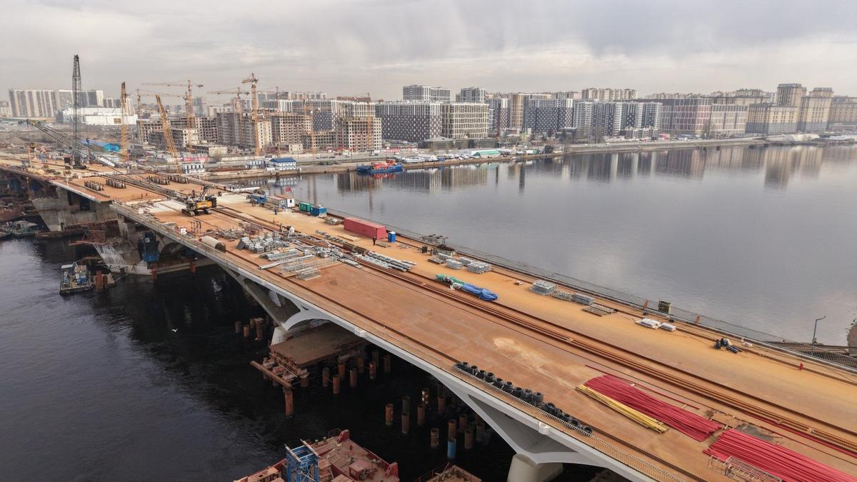 Фото: Смольный