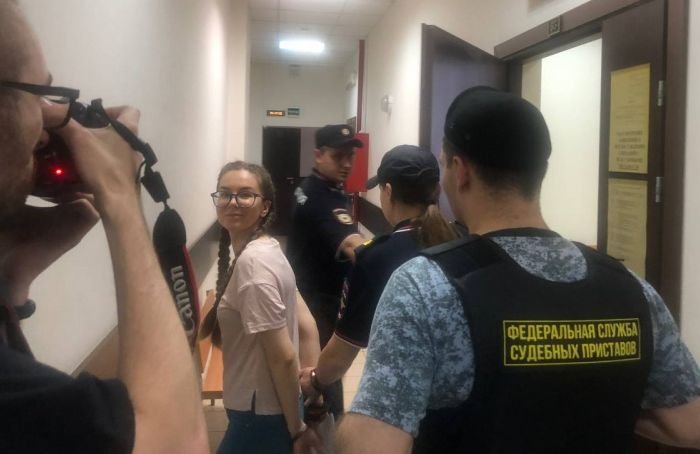 Судья сменился, решение осталось: Вика Петрова останется в СИЗО до 23 сентября