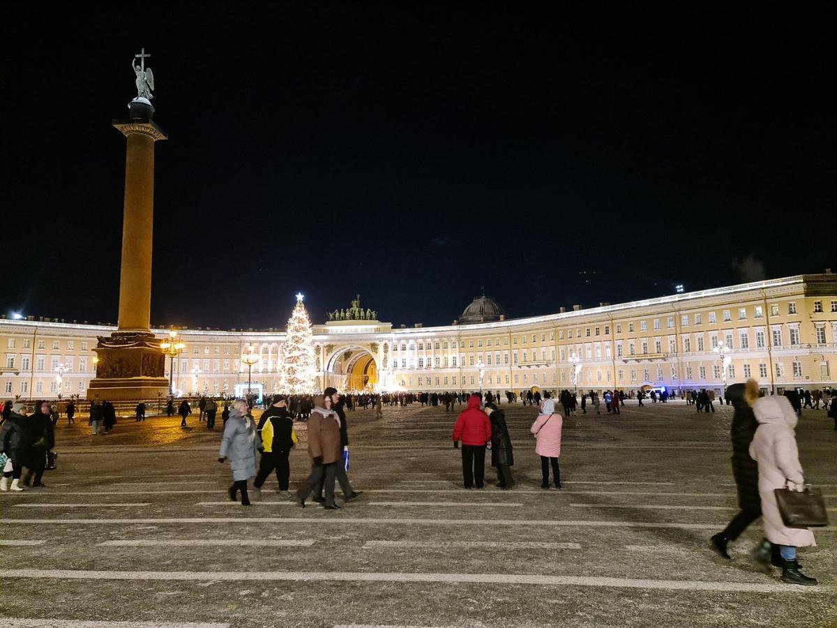 Дворцовая площадь. Фото: Олег Золото / MR7