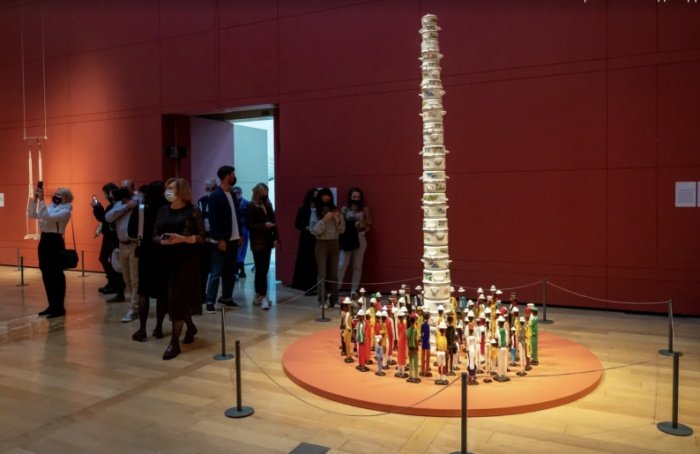В Главном штабе Эрмитажа открылась выставка современных художников «Glasstress. Окно в будущее»