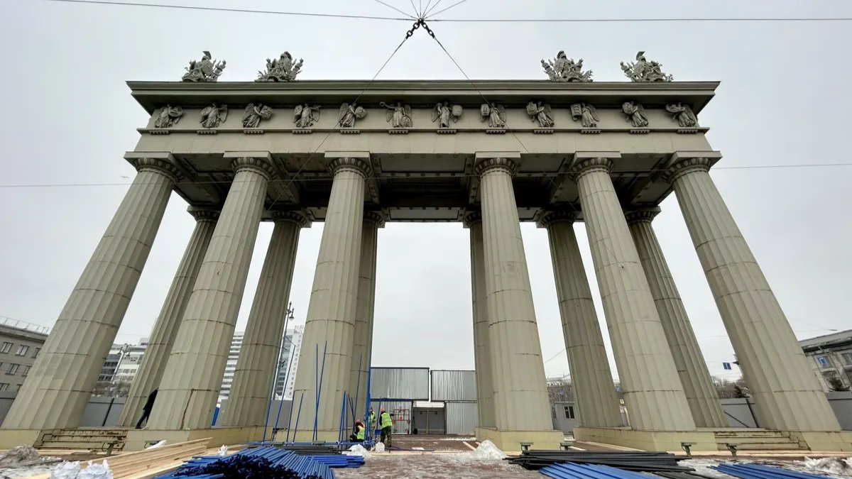 Монтаж скульптур на Московские ворота планируют начать в мае