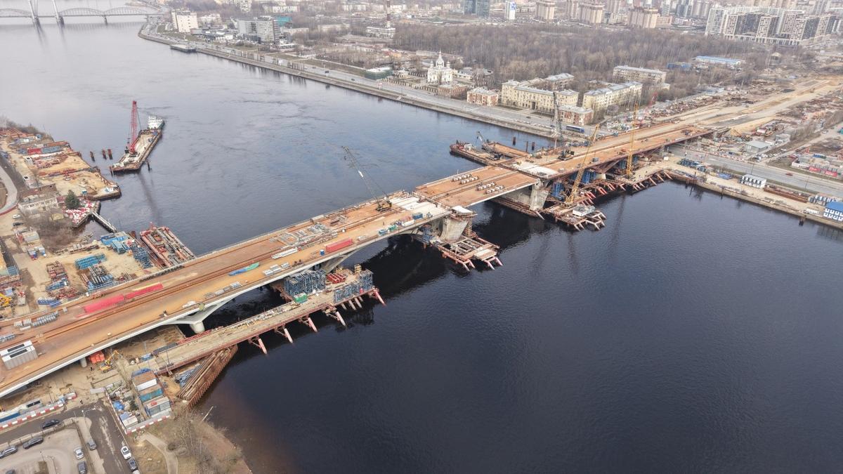 Фото: Смольный