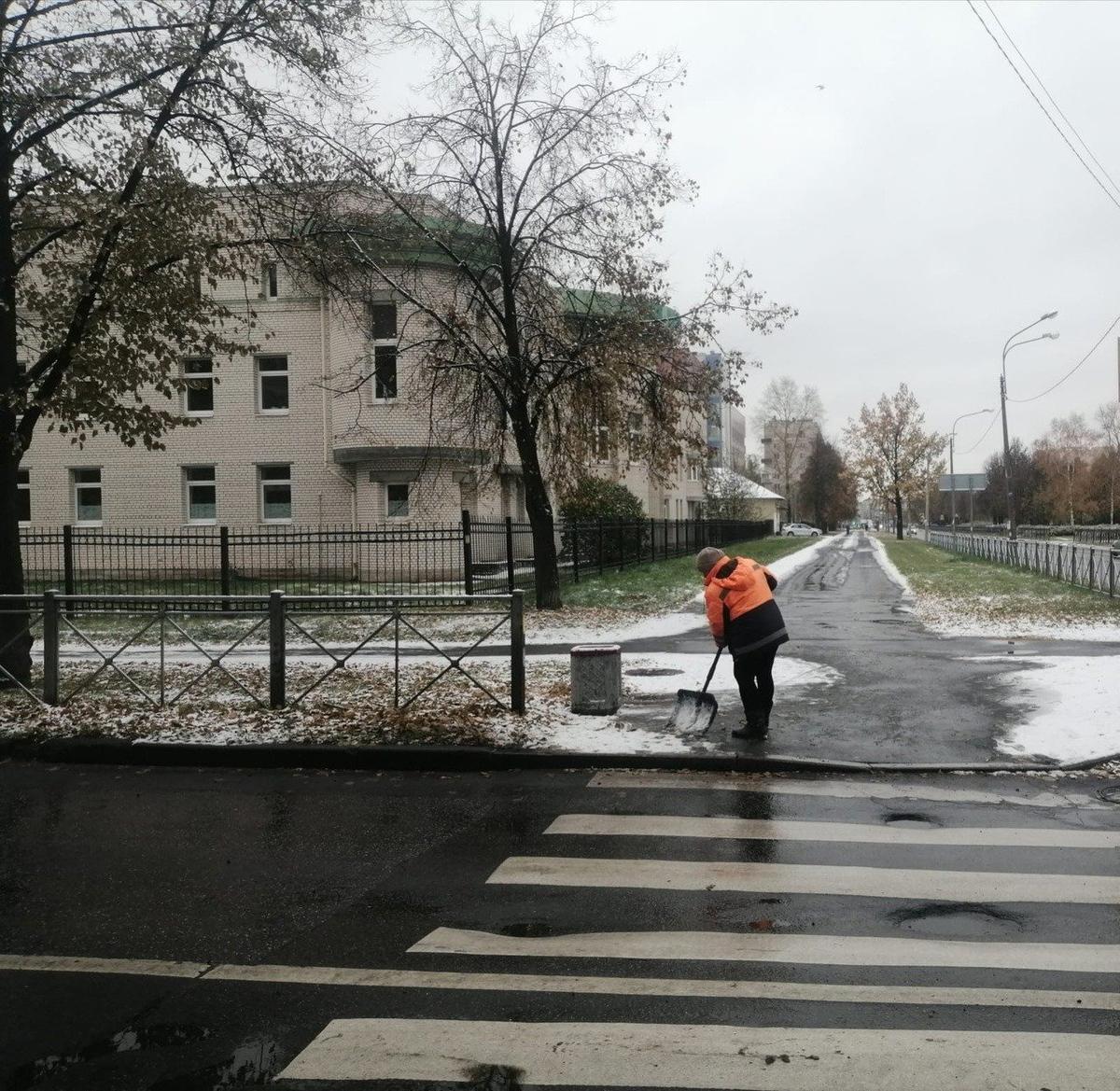 На улицы Петербурга вышли снегоуборочные машины — Новости Санкт-Петербурга  › МР7.ру