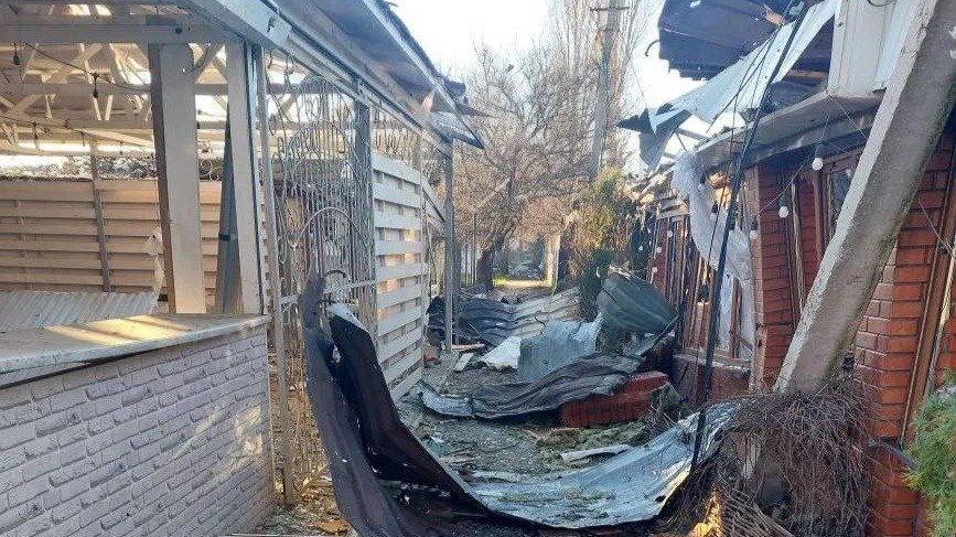 Последствия удара по кафе и гостинице в селе Хорлы. Фото: telegram-канал Владимира Сальдо