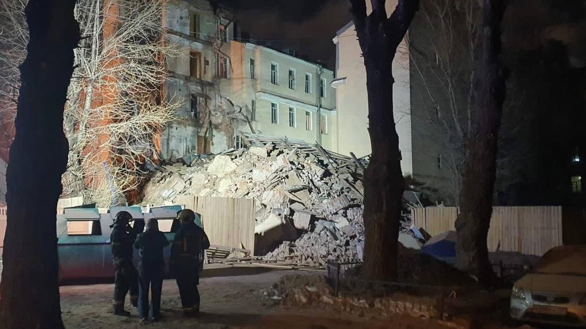 В доме на Выборгской набережной просел пол и появились трещины на стенах —  Новости Санкт-Петербурга › МР7.ру