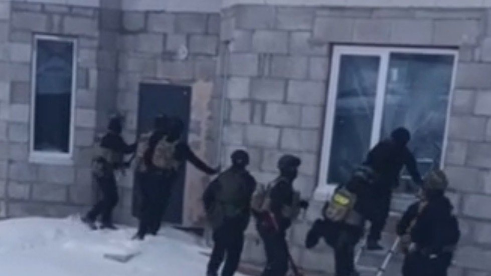 Скриншот видео ГУ МВД по Петербургу и Ленобласти