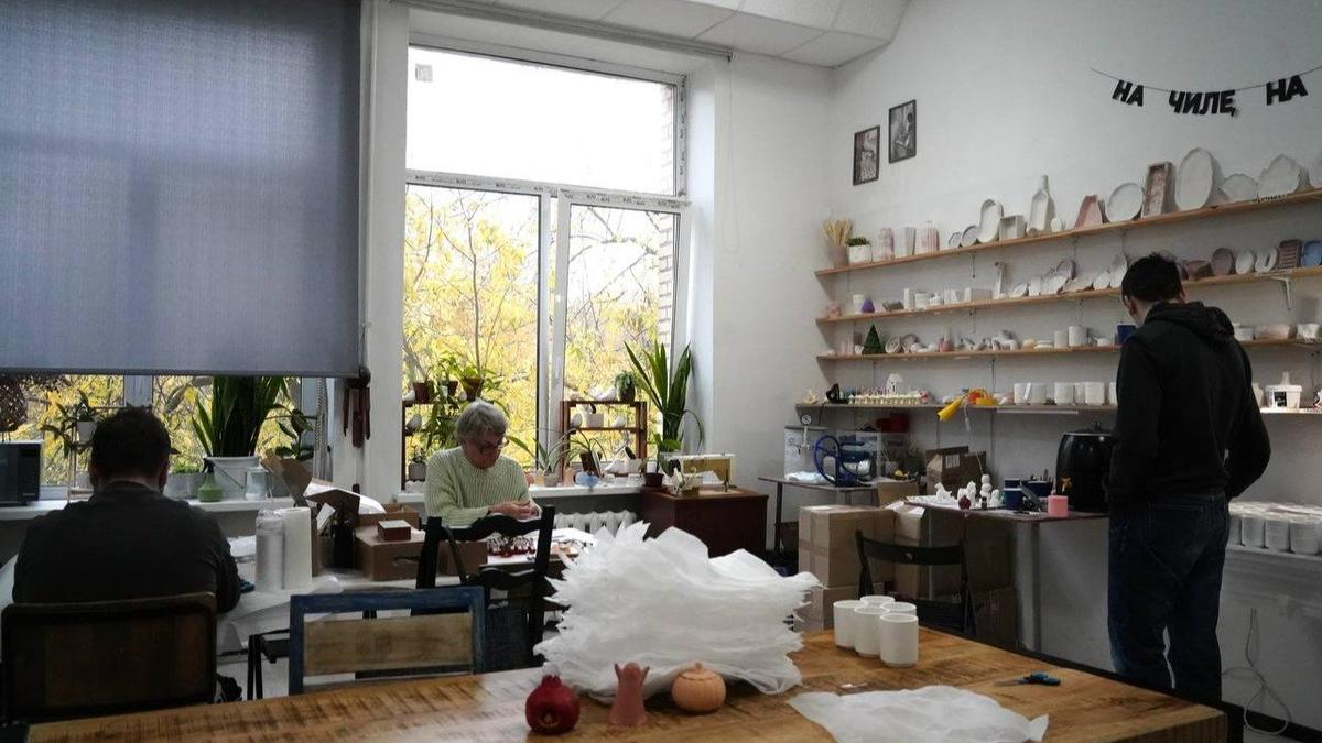 Тёплая биржа труда. Как работают инклюзивные мастерские для выпускников детских домов и молодых взрослых с инвалидностью