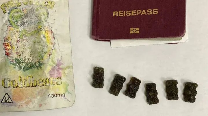 Гражданину Германии продлили арест в Петербурге по делу о мармеладе с каннабисом