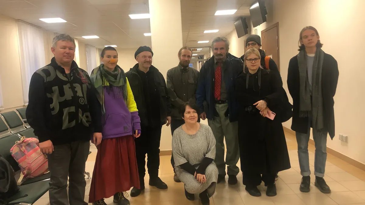 Группа поддержки и журналисты на суде по делу Олега Белоусова. Фото: Анастасия Романова / MR7