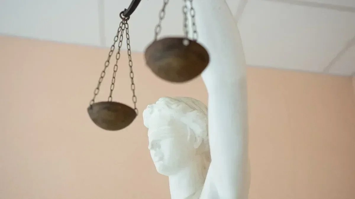 Обвиняемых в избиении мужчины, который умер в больнице, отправили в СИЗО